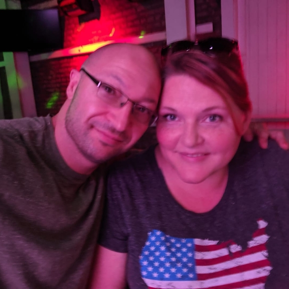 Meet your Posher, Veonn - Picture 1 of 1